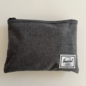 HERSCHEL x WestJet Business Class Flight Amenity Kit Travel Comfort Unisex